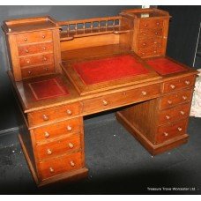 Late Victorian Oak Leather Topped Pedestal Desk