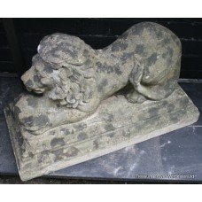 Pair of Lions on Bases Animal