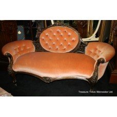 Fine Victorian Walnut Chaise Longue c.1840