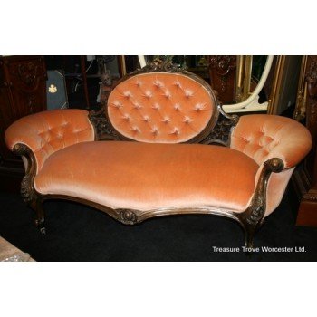 Fine Victorian Walnut Chaise Longue c.1840