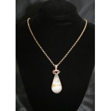 Agate Pendant on 9ct Gold Chain