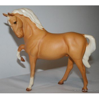 Beswick Horse Palomino Stocky Jogging Mare Bisque