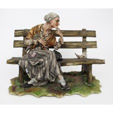 Capodimonte Lady Tramp on Bench