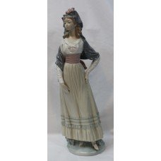 Lladro Figurine Girl in Shawl with Bow