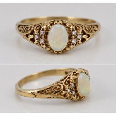 Vintage Opal & Diamond Ring in 9ct Gold – Scrollwork Setting