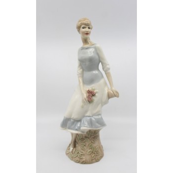 Royal Doulton Reflections Figurine Rose Arbour HN 3145