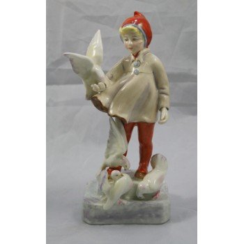 Royal Worcester Doughty Figurine 'November' 3418 