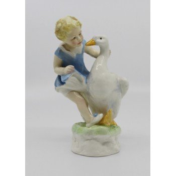 Royal Worcester Goosie Goosie Gander Figurine 3364