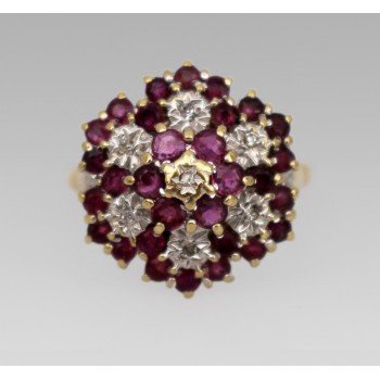 Vintage Diamond & Ruby Cluster Ring in 9ct Gold 