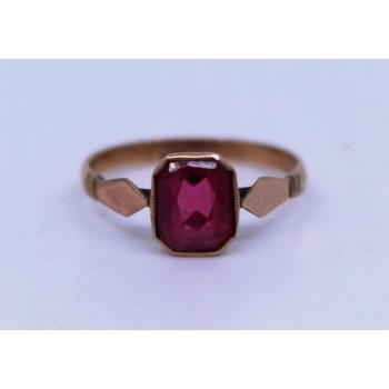 Vintage Garnet Rose Gold 9ct Ring